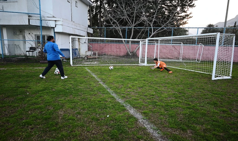 Kemer Belediyesi, geleceğin futbolcularını yetiştiriyor