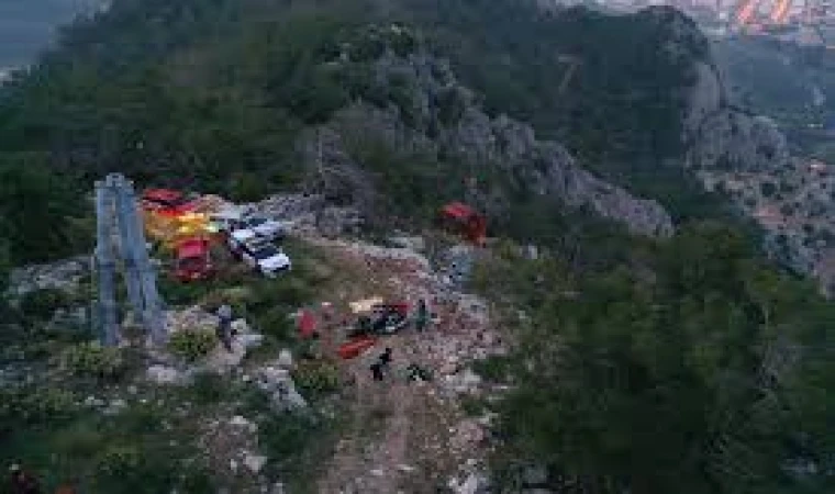 ANTALYA'DA TELEFERİK KABİNİ DÜŞTÜ