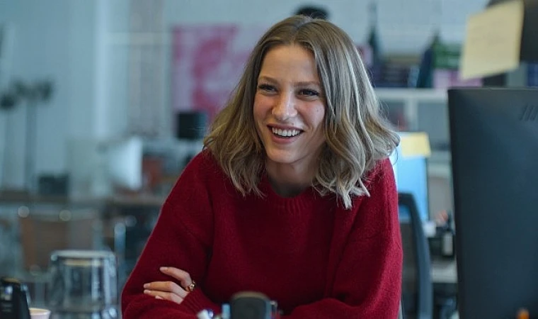 Netflix, Serenay Sarıkaya’ya Eşsiz Bir Kadronun Eşlik Ettiği Ece Yörenç İmzalı Kimler Geldi Kimler Geçti’nin Fragmanını Paylaştı