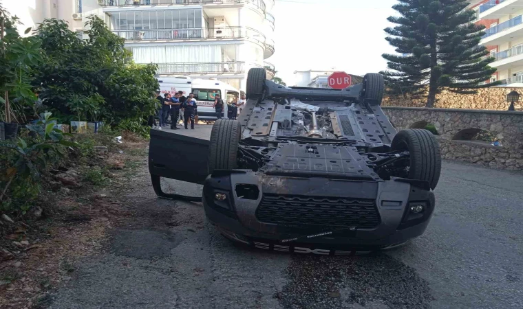 ALANYA'DA KAZA TAKLA ATAN ARAÇTAN...