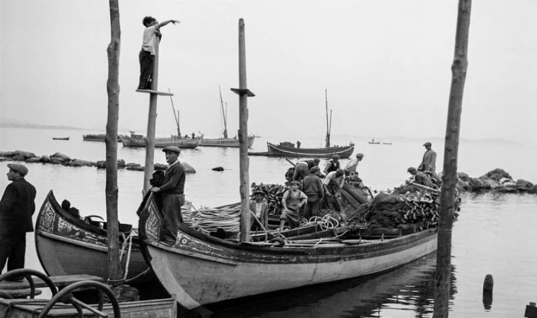 Ara Güler’in ”Kumkapı Balıkçıları” sanatseverlerin karşısında