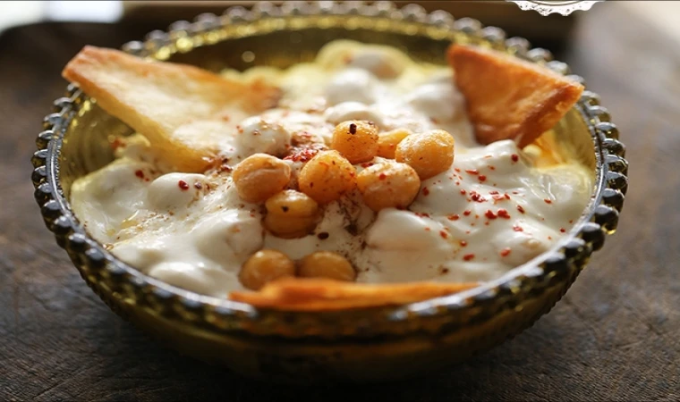 LEVANT MUTFAĞI; Fette Salatası (Tahinli-Nohutlu)