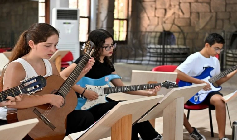 Antalya Muratpaşa’da yaz dönemi kursları devam ediyor