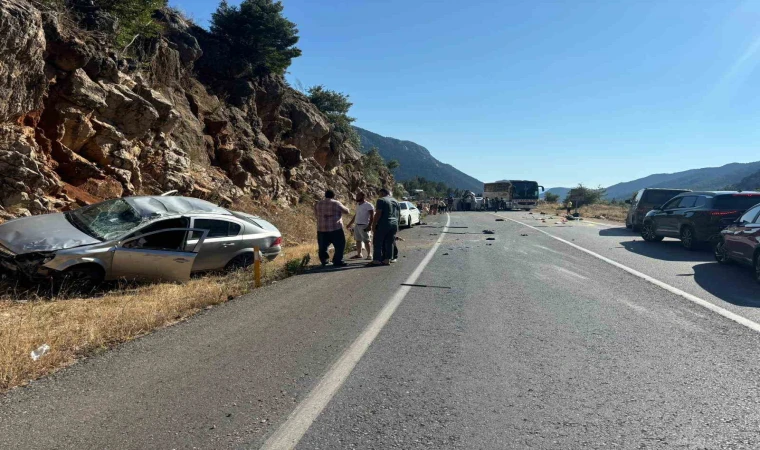 Antalya’da Kaza 4 yaralı