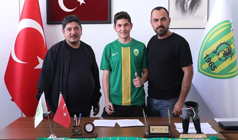 Korkuteli Belediyespor’da Yeni Sezon İmzaları Atıldı