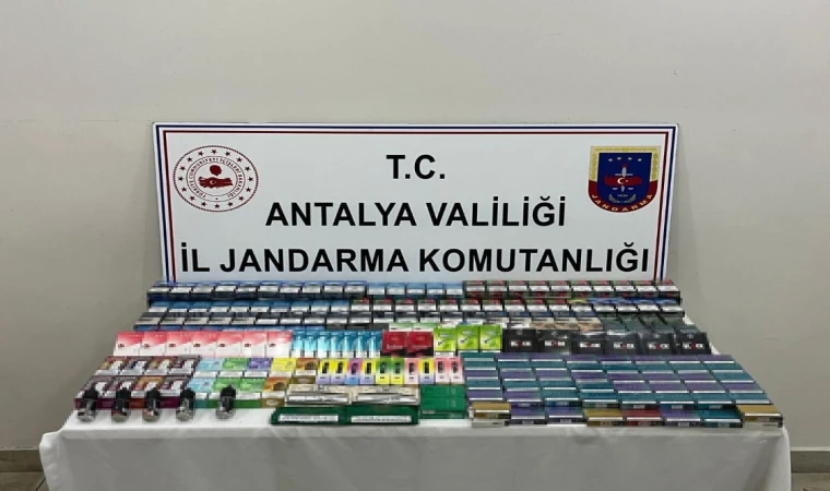 ANTALYA'DA YÜZLERCE KAÇAK SİGARA YAKALANDI