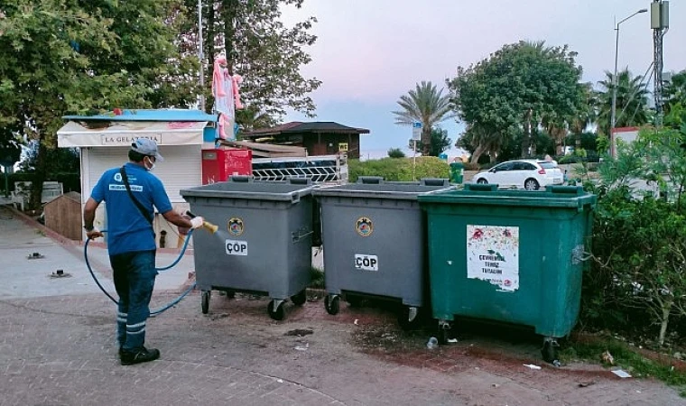 Büyükşehir’in sinek timleri Alanya sokaklarında