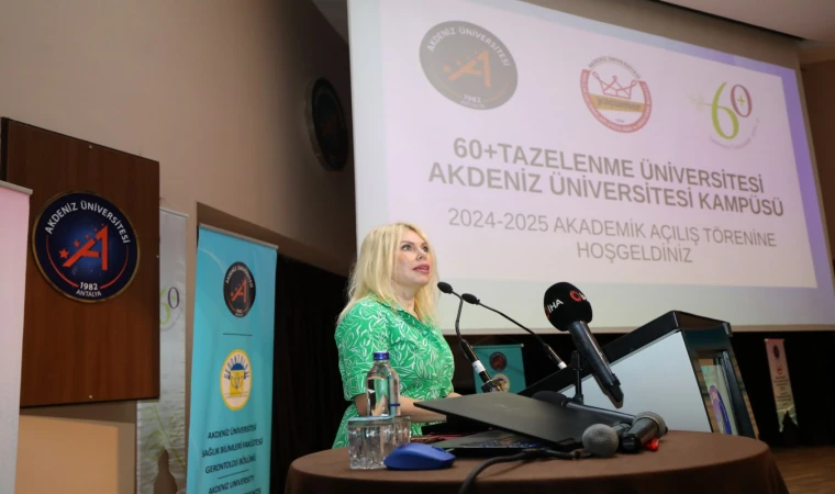 Tazelenme Üniversitesi’nde ilk ders Rektör Prof. Dr. Özlenen Özkan’dan