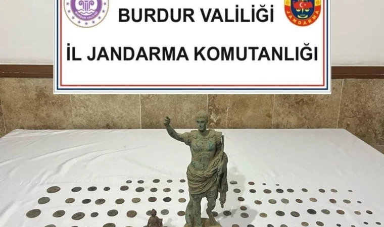 Jandarmadan tarihi eser ve kaçakcılık operasyonu