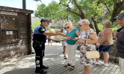 ALANYA'DA TURİSTLER BİLGİLENDİRİLDİ