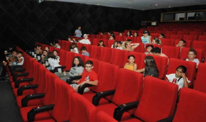 Kemer’de geleceğin müzisyenleri ve yelkencileri Cinemapink’te buluştu