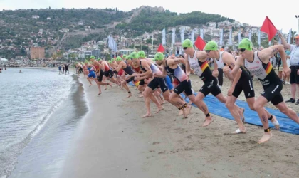 Halk Triatlonu 33. Alanya Uluslararası Triatlon Yarışması’yla geri dönüyor