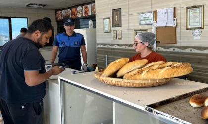 Kaş’ta zabıtadan fırınlarda hijyen ve gramaj denetimi