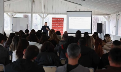 Büyükşehir’den eğitmenlere ’Sporcu Sağlığı’ semineri